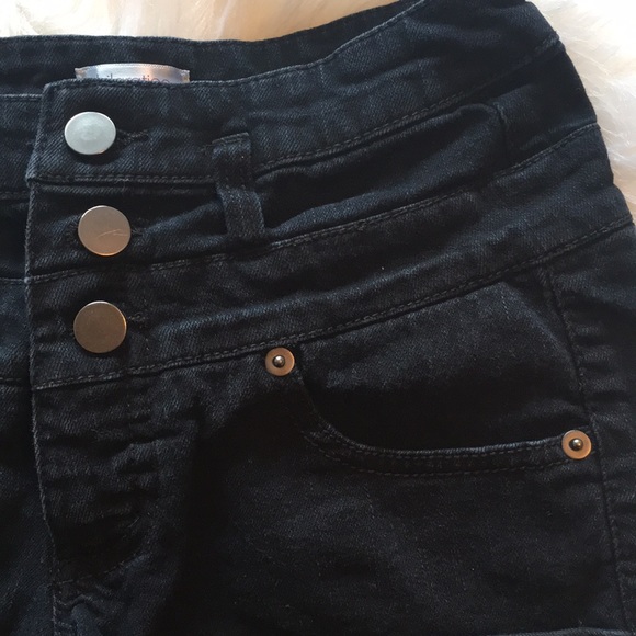 Xhilaration high waisted shorts - Picture 4 of 5